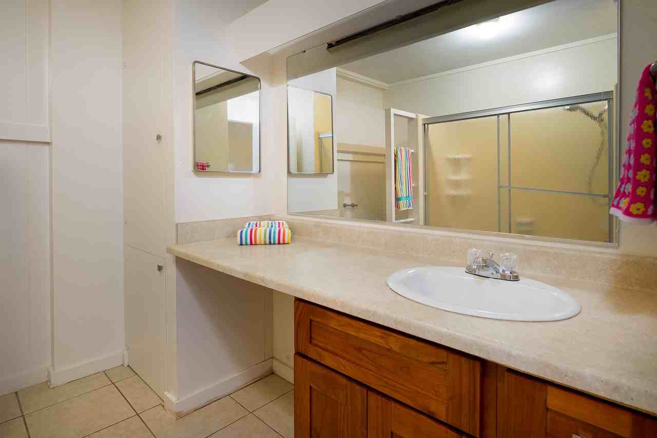 557 Ululani St - Photo 7 of 9