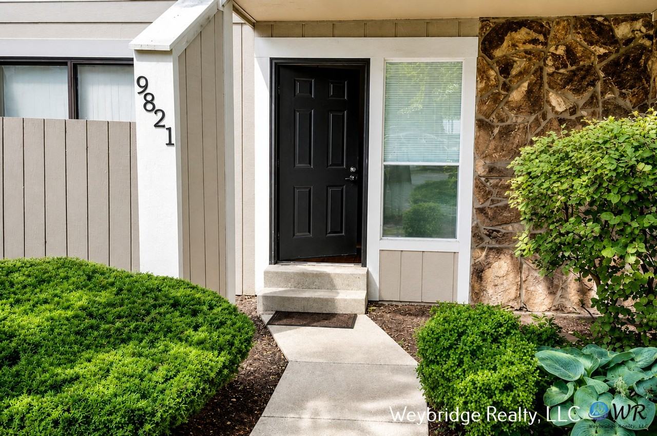 9821 Timbers Dr - Photo 2 of 20