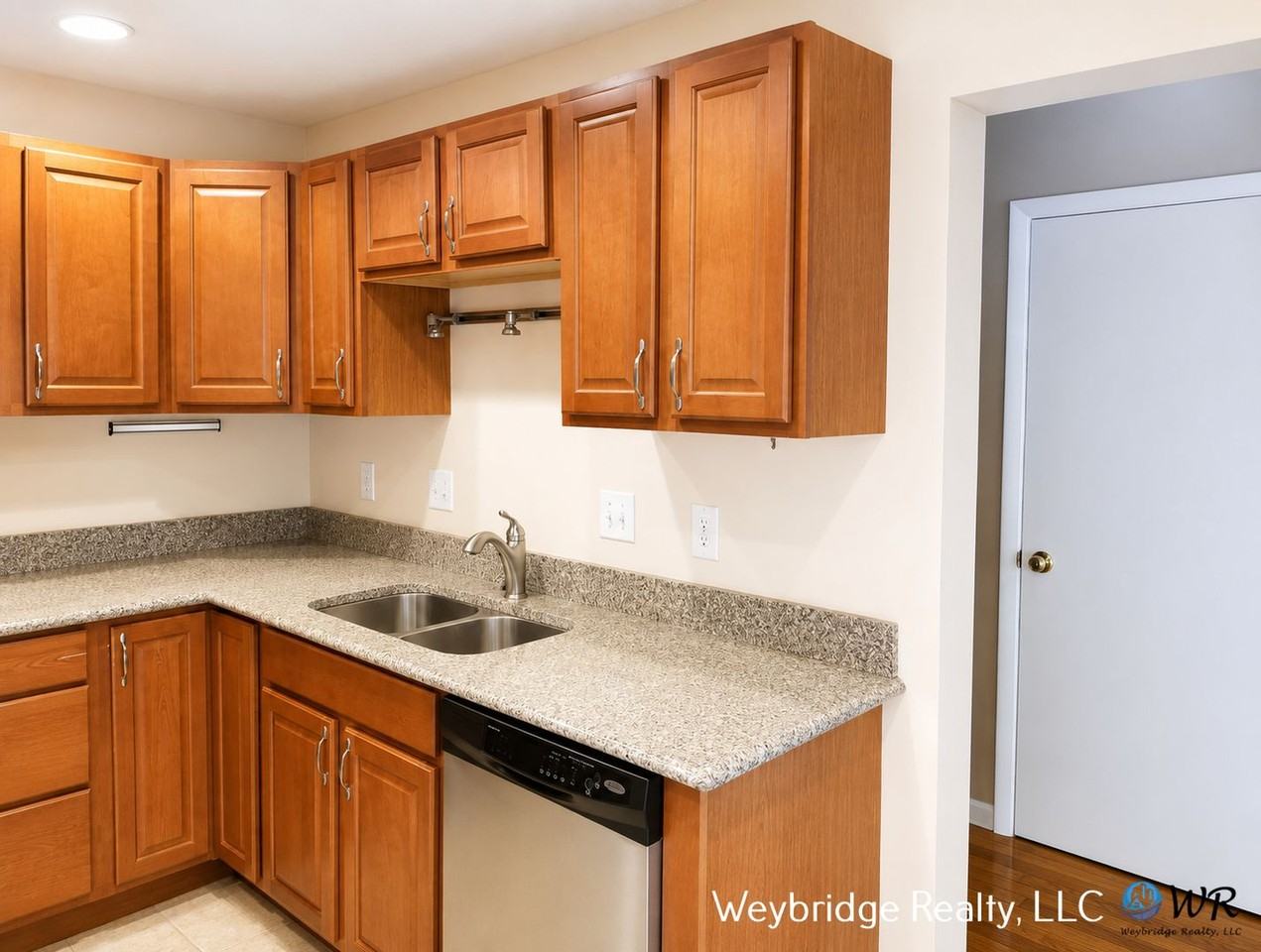 9821 Timbers Dr - Photo 4 of 20