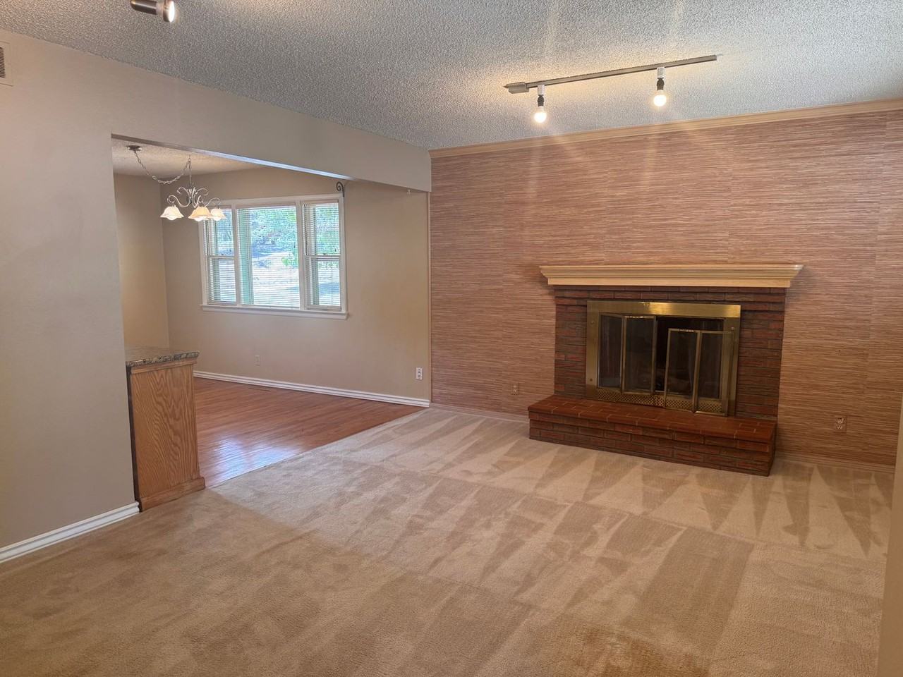 3131 W Platte Ave - Photo 4 of 35