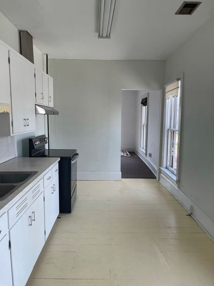 288 1/2 E Church St - Photo 5 of 10