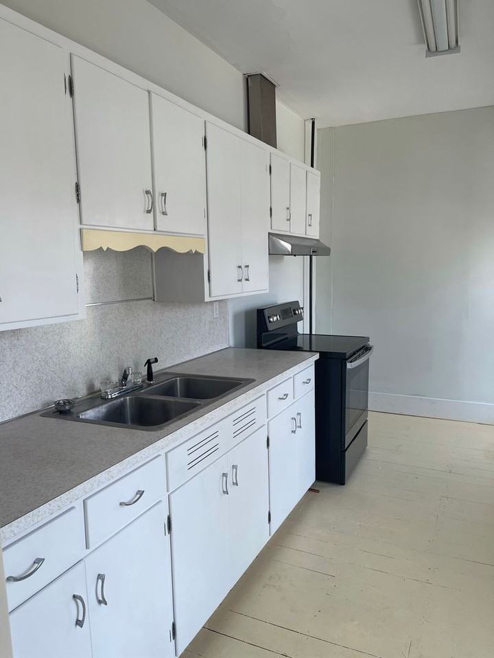 288 1/2 E Church St - Photo 6 of 10