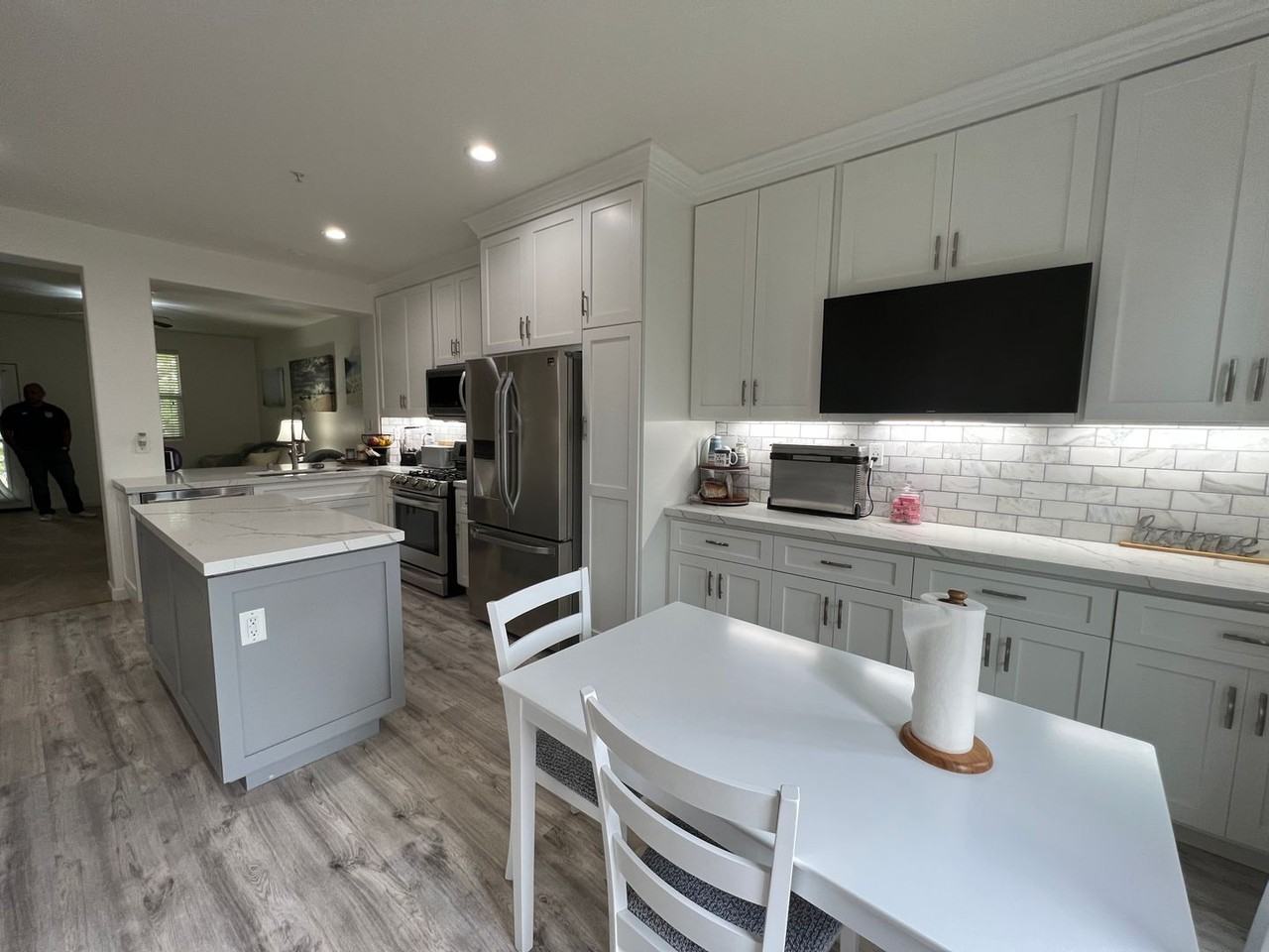 172 Beach Side Ct - Photo 4 of 27