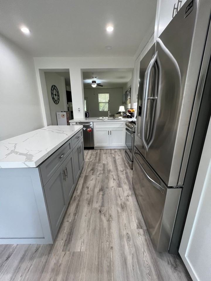 172 Beach Side Ct - Photo 5 of 27