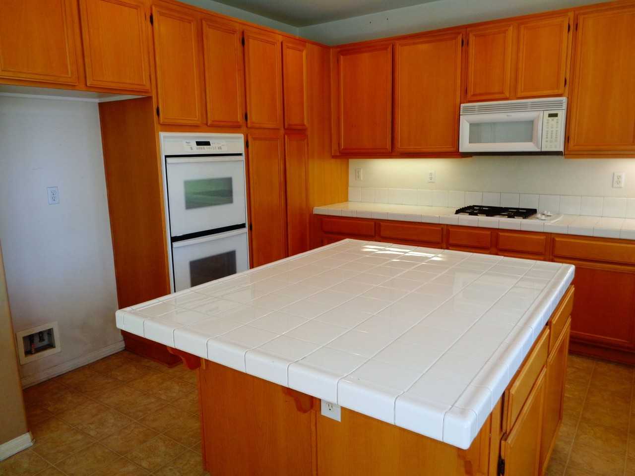 1551 N Poconos Cir - Photo 5 of 27