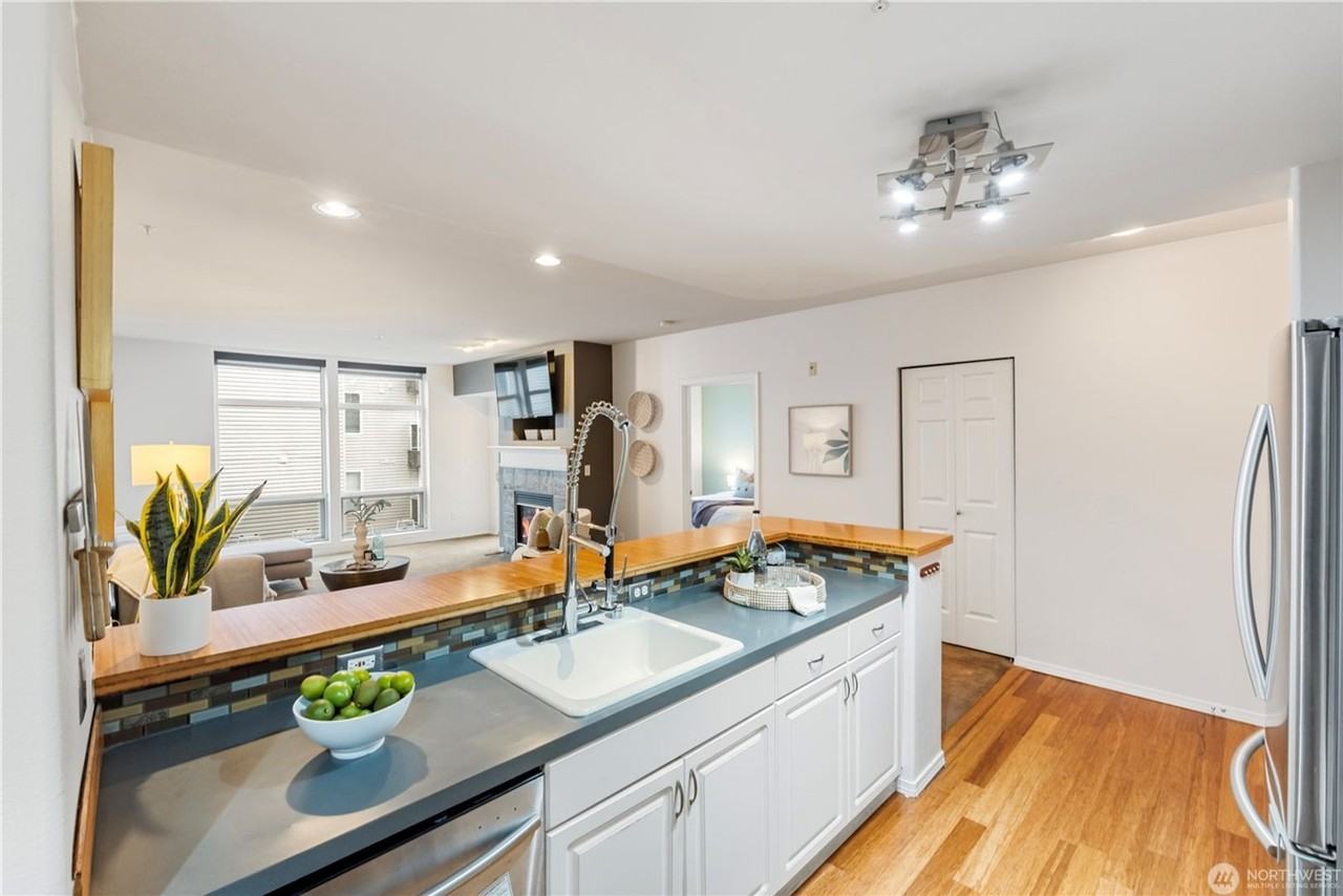 3221 Sw Avalon Way #413 - Photo 4 of 28