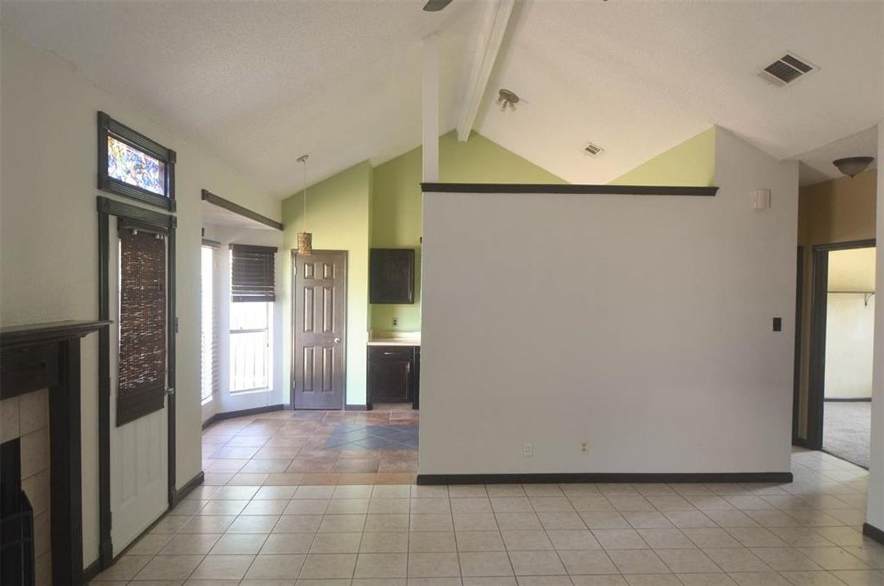 16402 Malden Dr - Photo 6 of 30