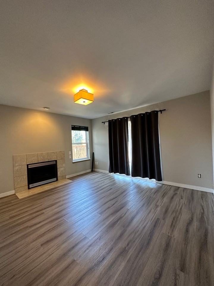 5108 Rainier Dr E - Photo 3 of 7