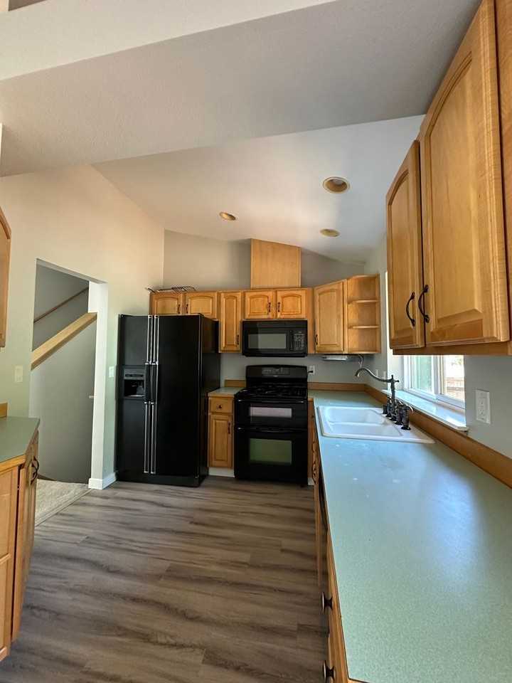 5108 Rainier Dr E - Photo 4 of 7