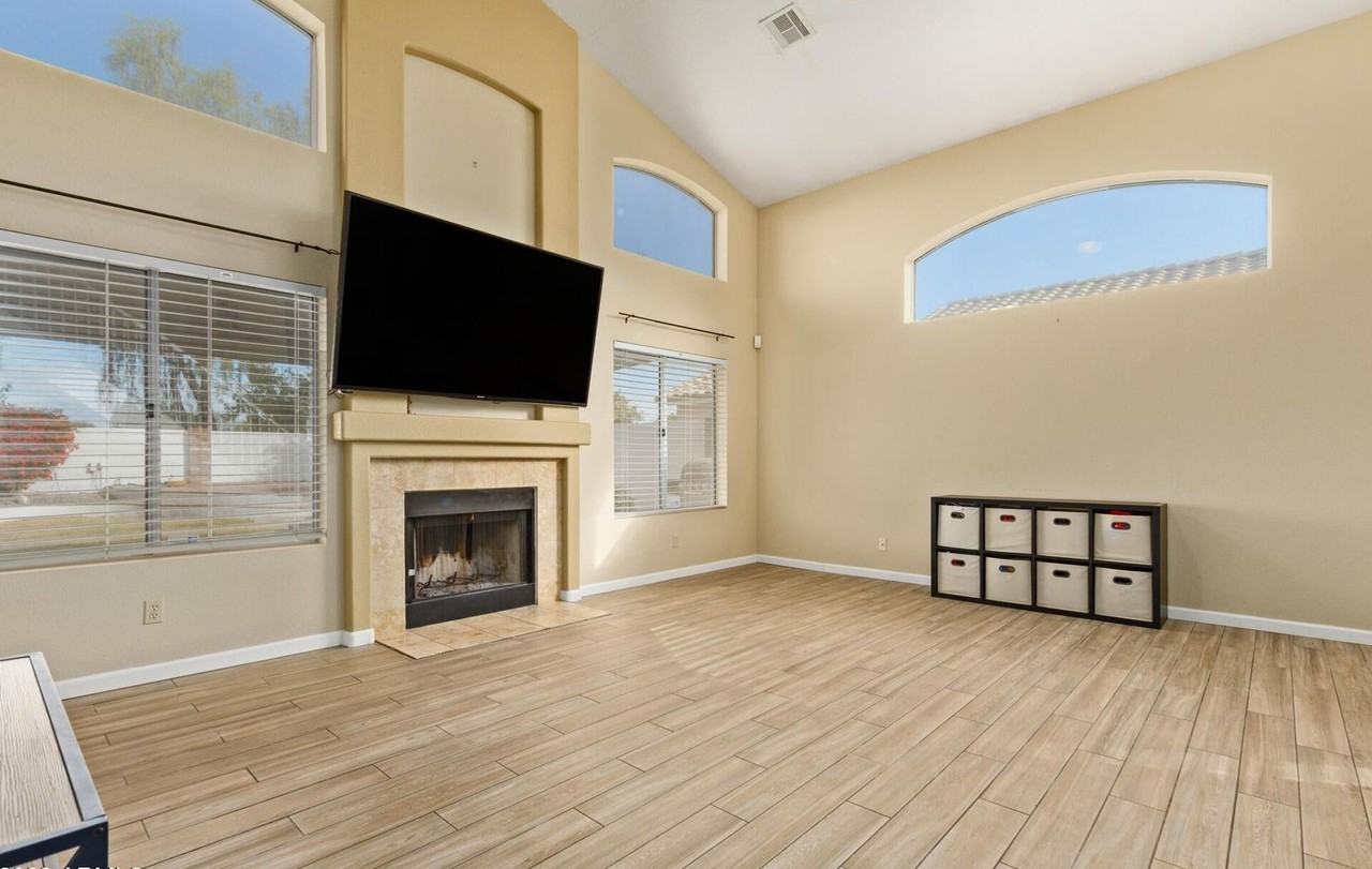 6916 W Tina Ln - Photo 3 of 27