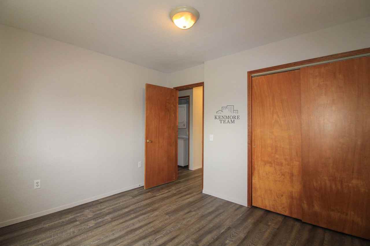 1038 Wright Ave - Photo 5 of 7