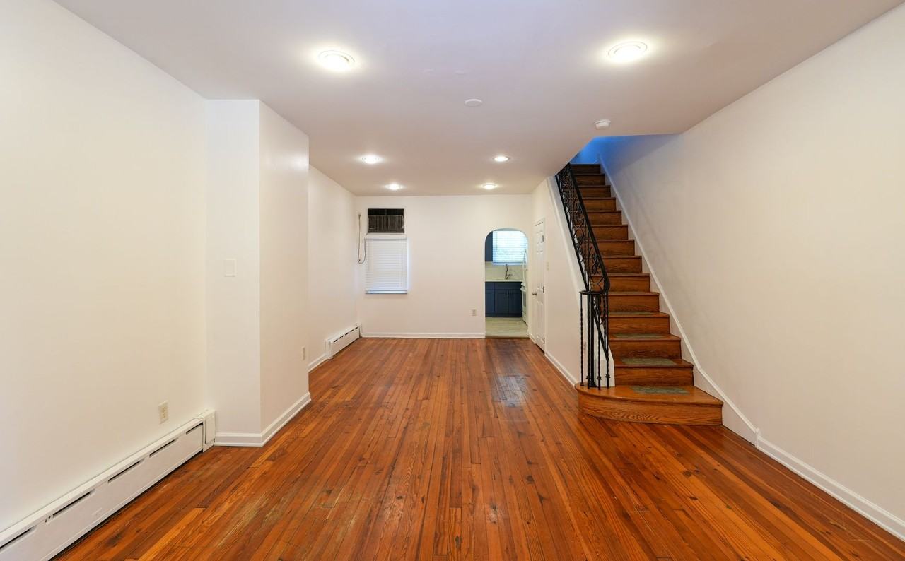 2127 S Beechwood St - Photo 3 of 22