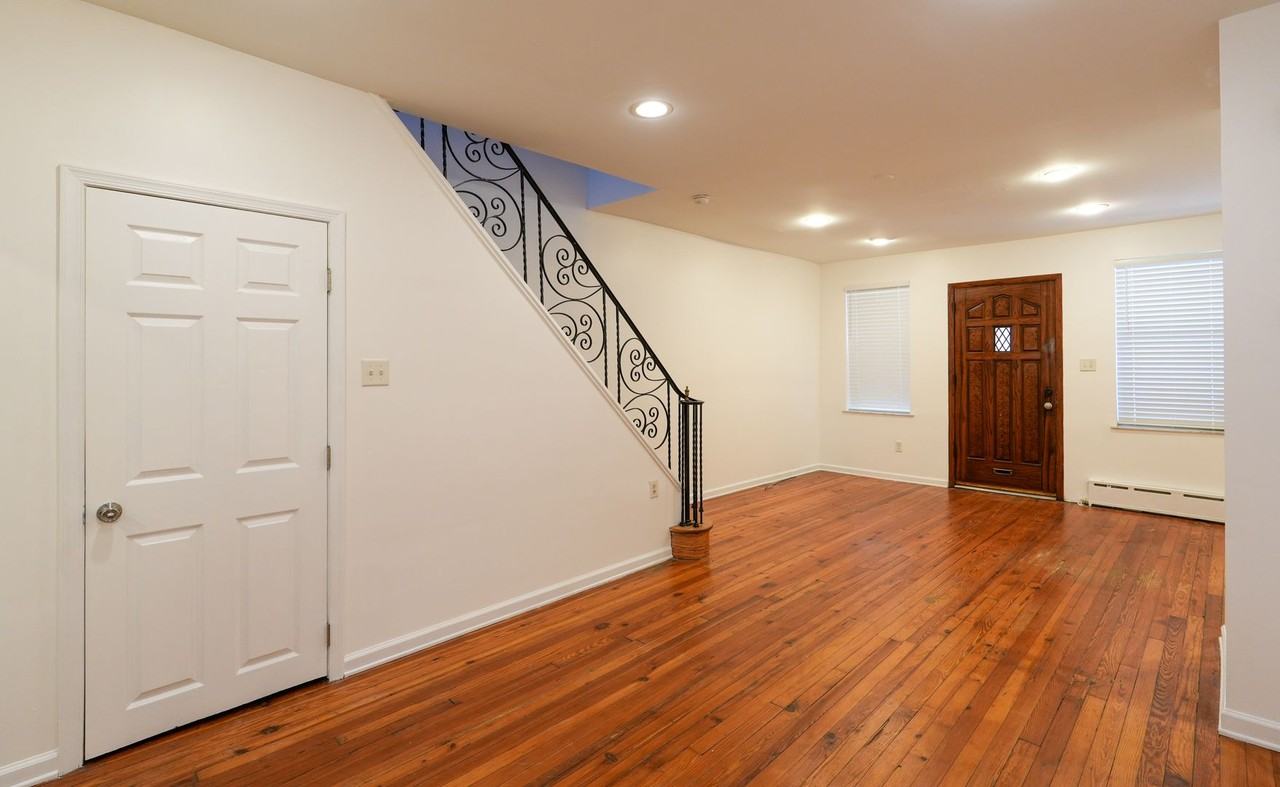2127 S Beechwood St - Photo 7 of 22