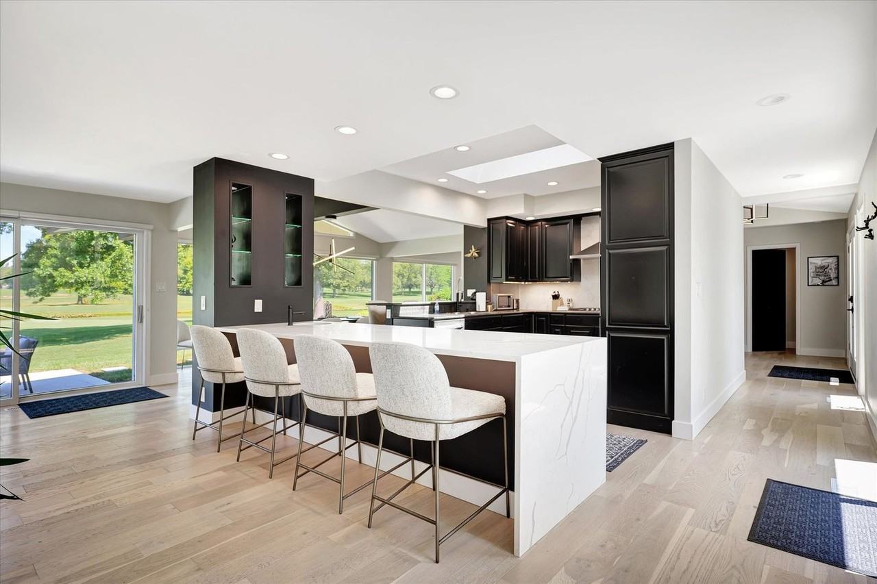 102 Greencroft Dr