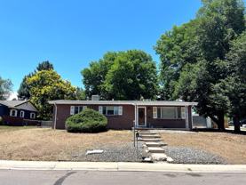 895 Holland St - Photo 1 of 1