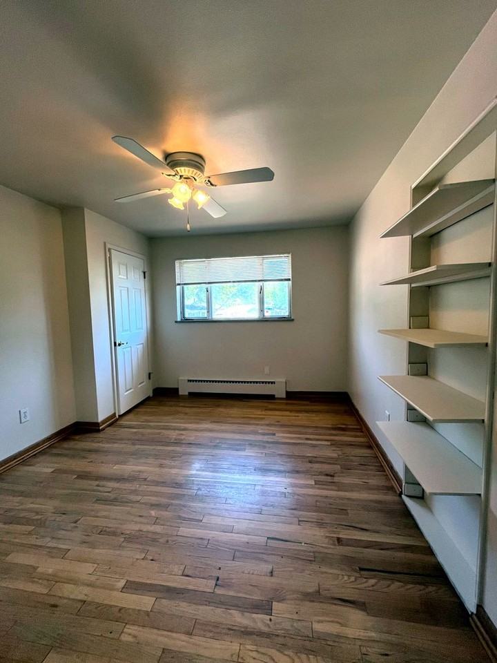 895 Holland St - Photo 5 of 30