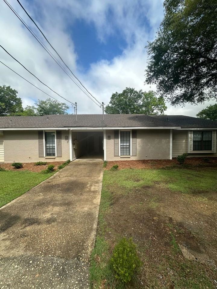 113 Cedar Ct - Photo 2 of 12