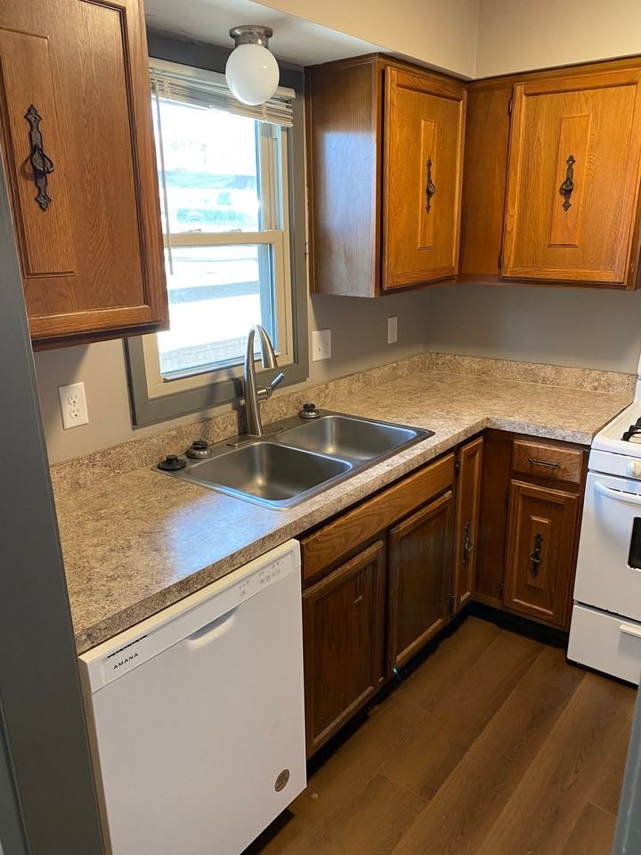 1833 Knox - Photo 3 of 12