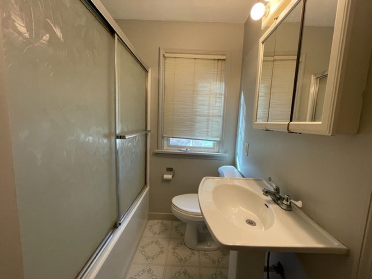 1741 N Woodford St - Photo 6 of 6