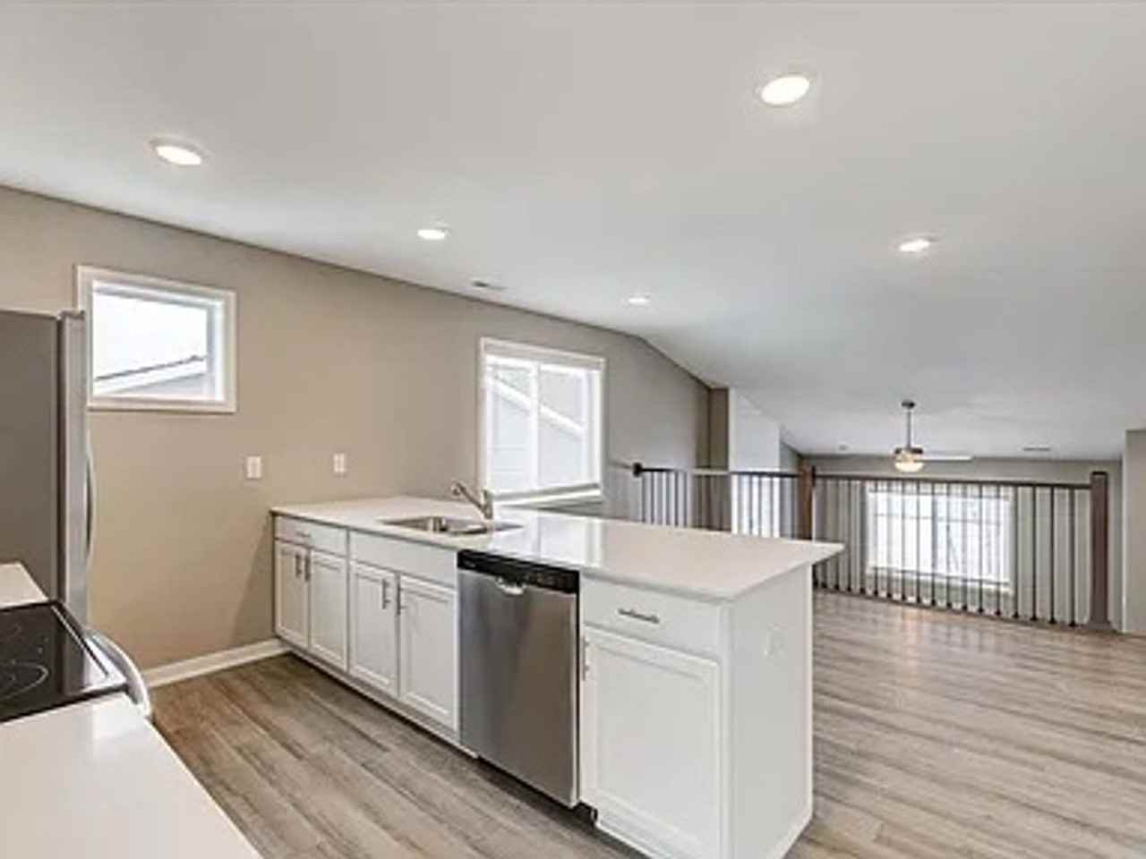 4009 Ne 6th St - Photo 7 of 17