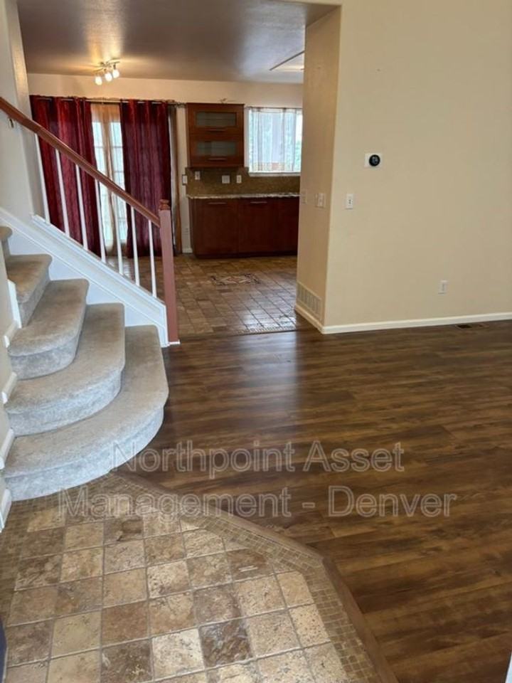 9534 High Cliffe St - Photo 4 of 26