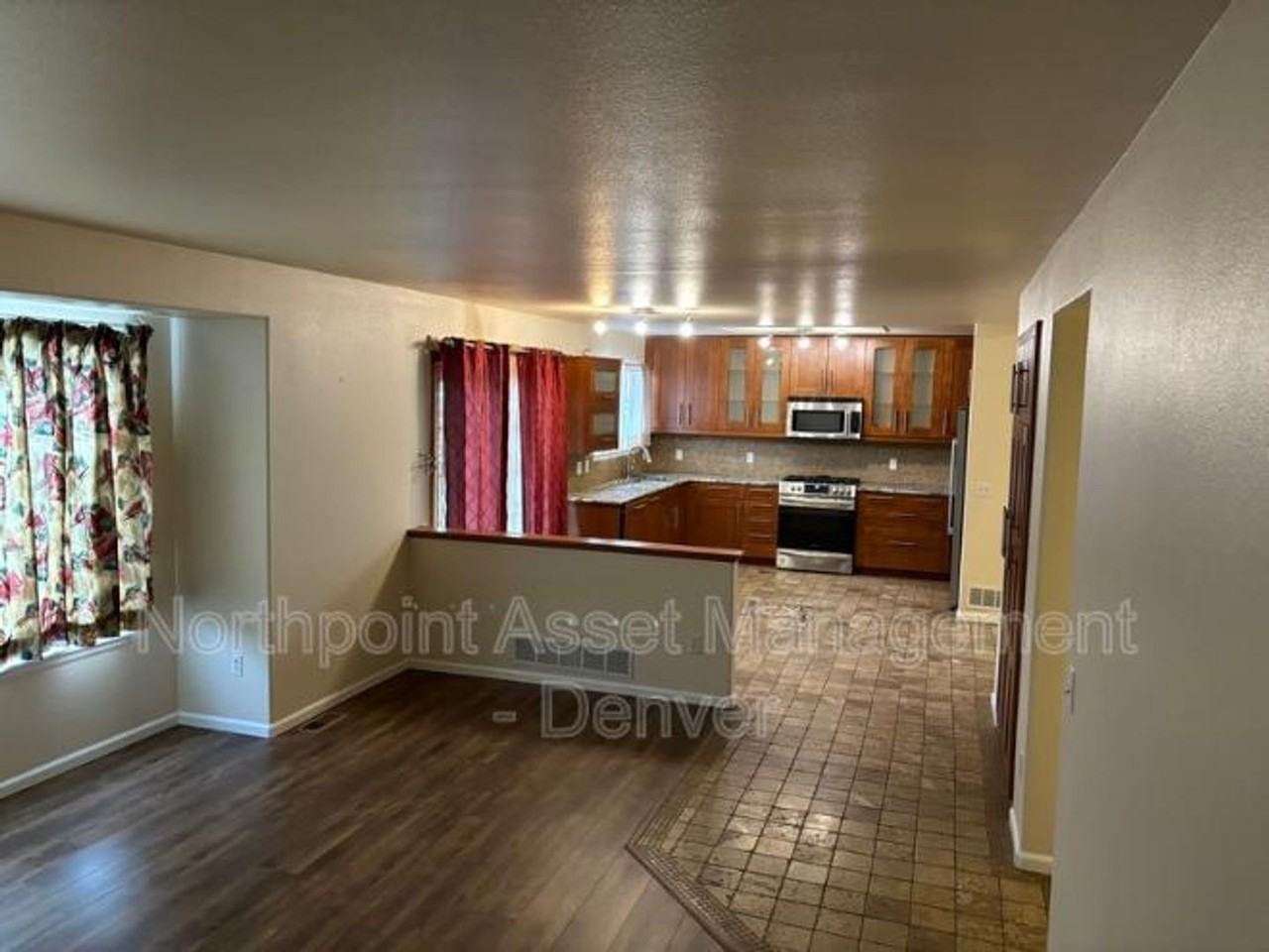 9534 High Cliffe St - Photo 5 of 26