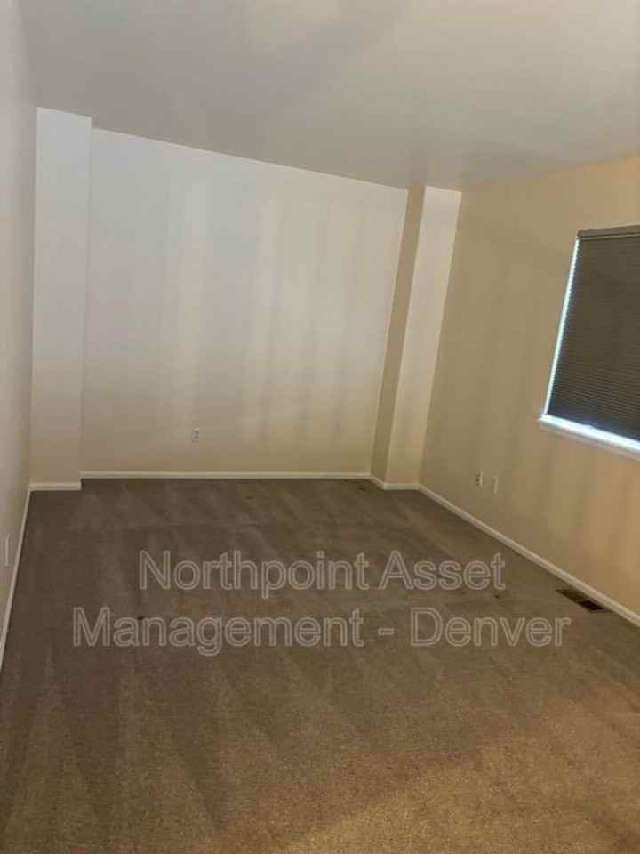 9534 High Cliffe St - Photo 7 of 26