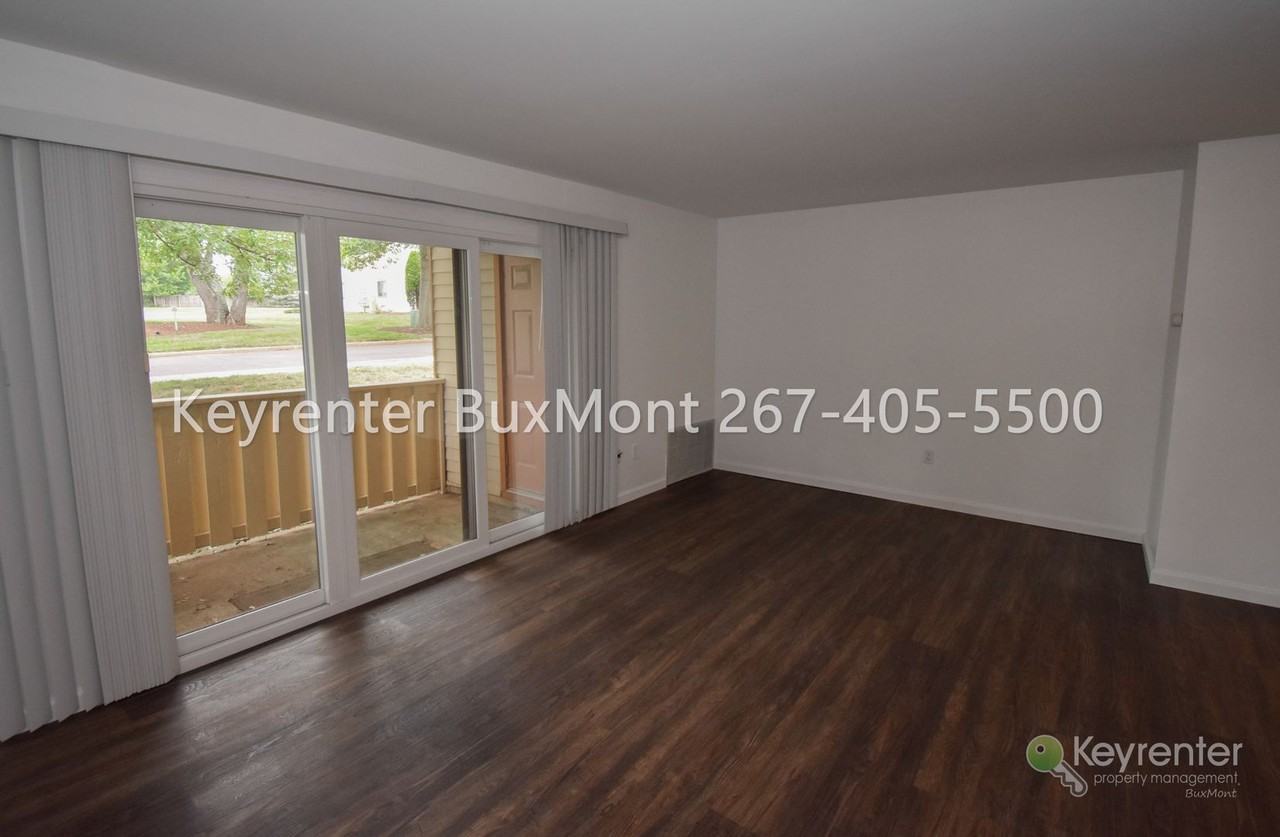 115 Hickory Ct - Photo 6 of 16