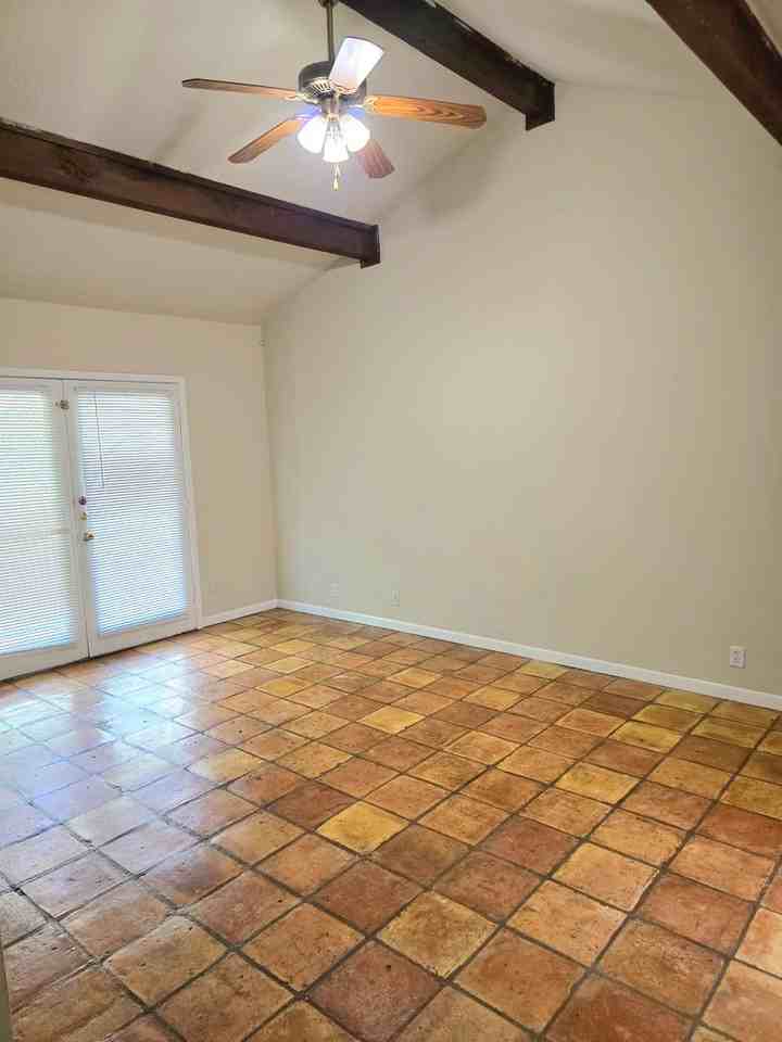 2814 Stewart Dr - Photo 3 of 13