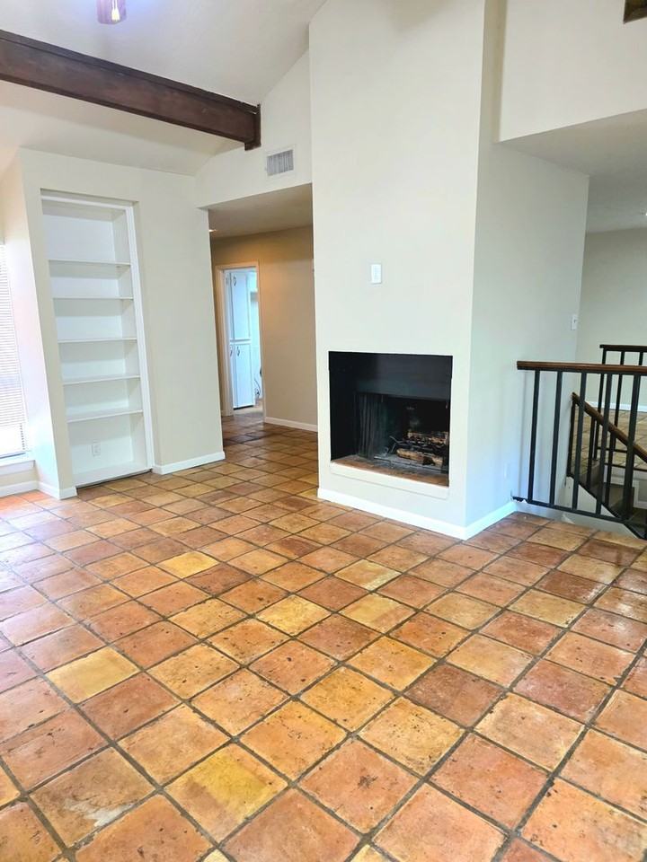 2814 Stewart Dr - Photo 4 of 13