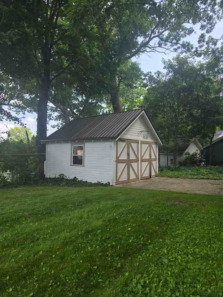 446 Earl Ave - Photo 2 of 21