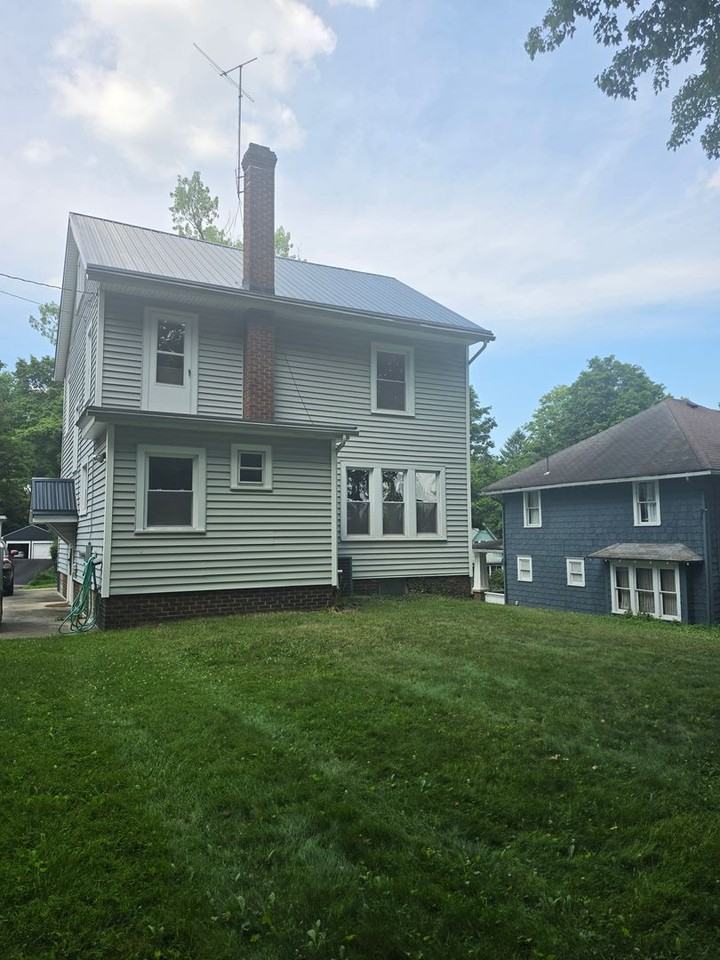 446 Earl Ave - Photo 3 of 21