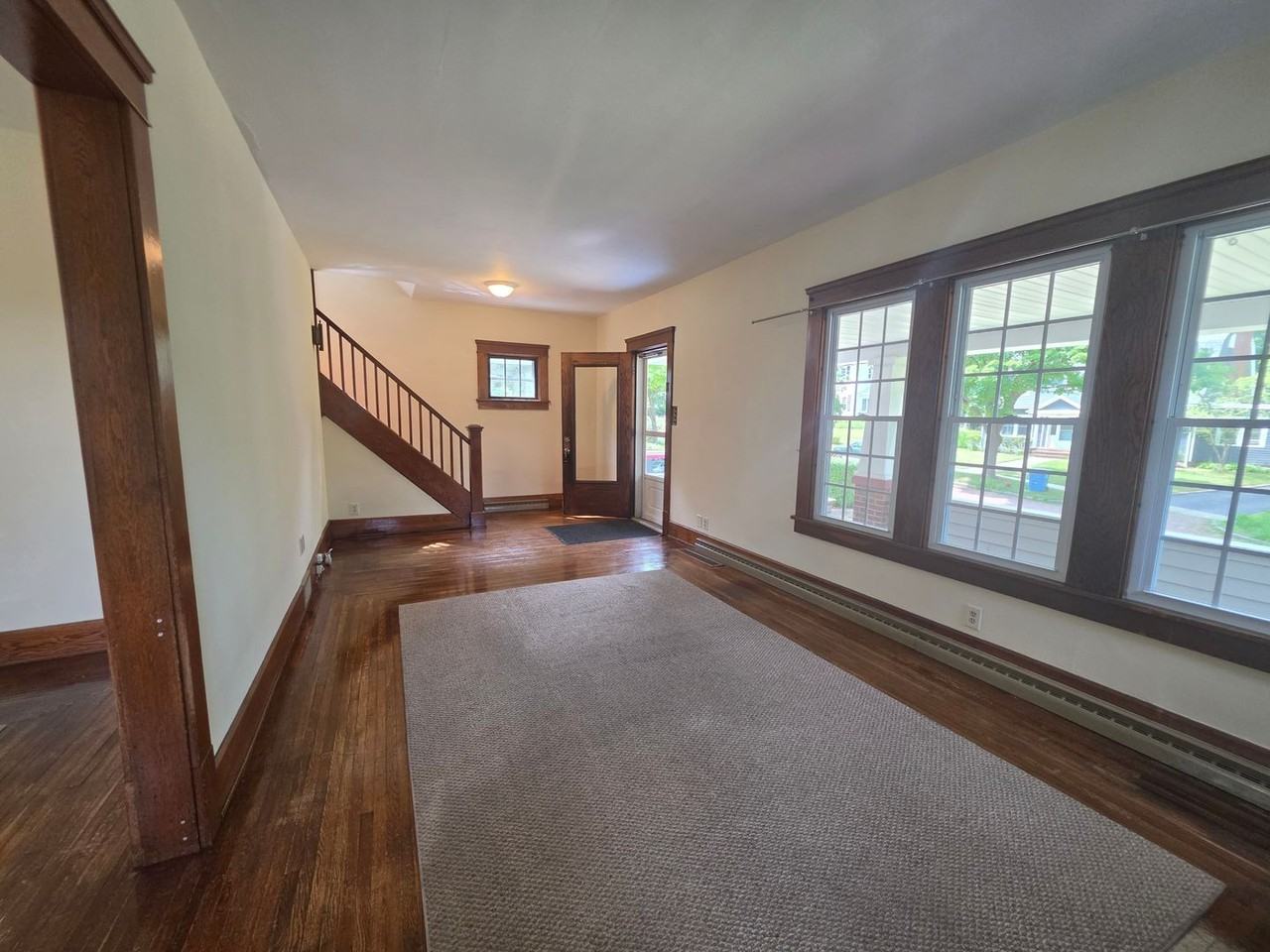 446 Earl Ave - Photo 5 of 21