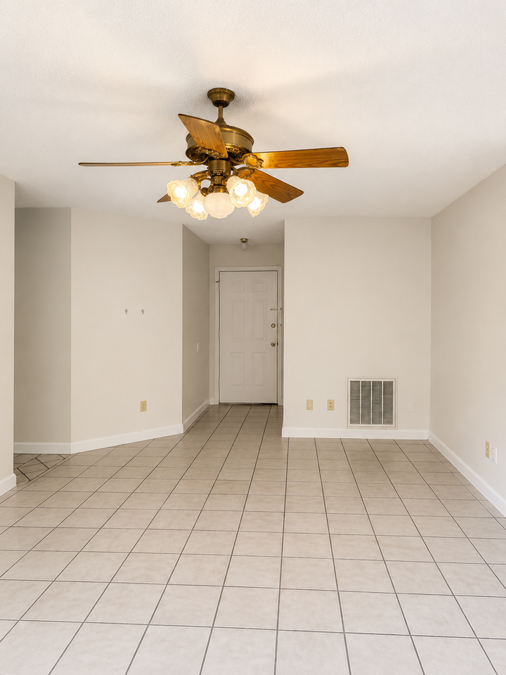 140 Royal Cir - Photo 2 of 10