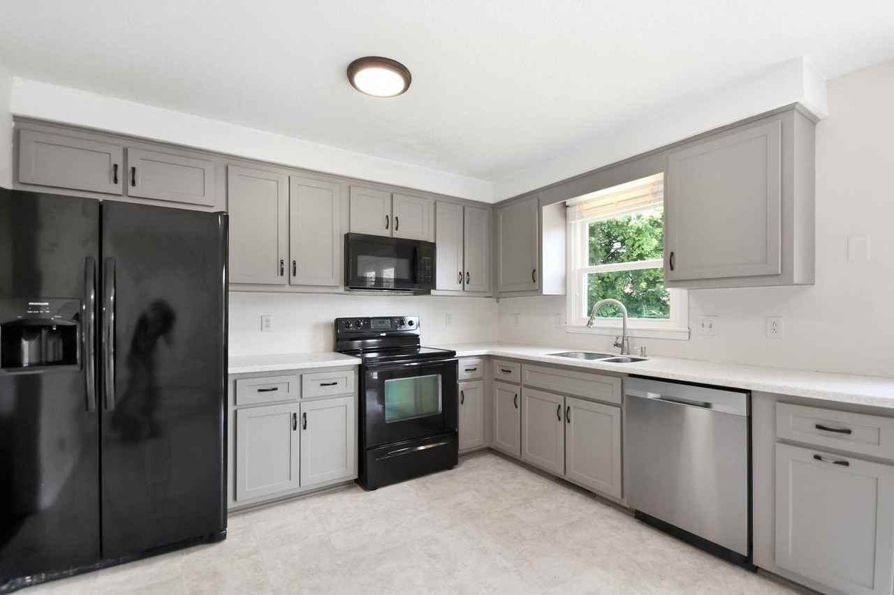 1500 Sunshine Dr - Photo 6 of 14