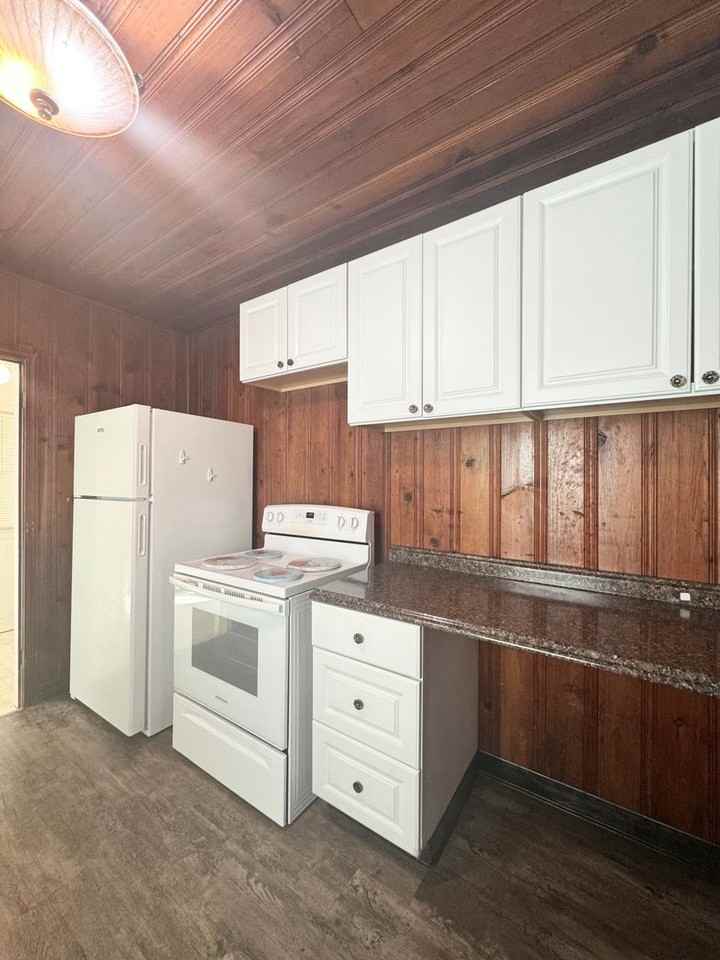 2116 East St - Photo 3 of 10