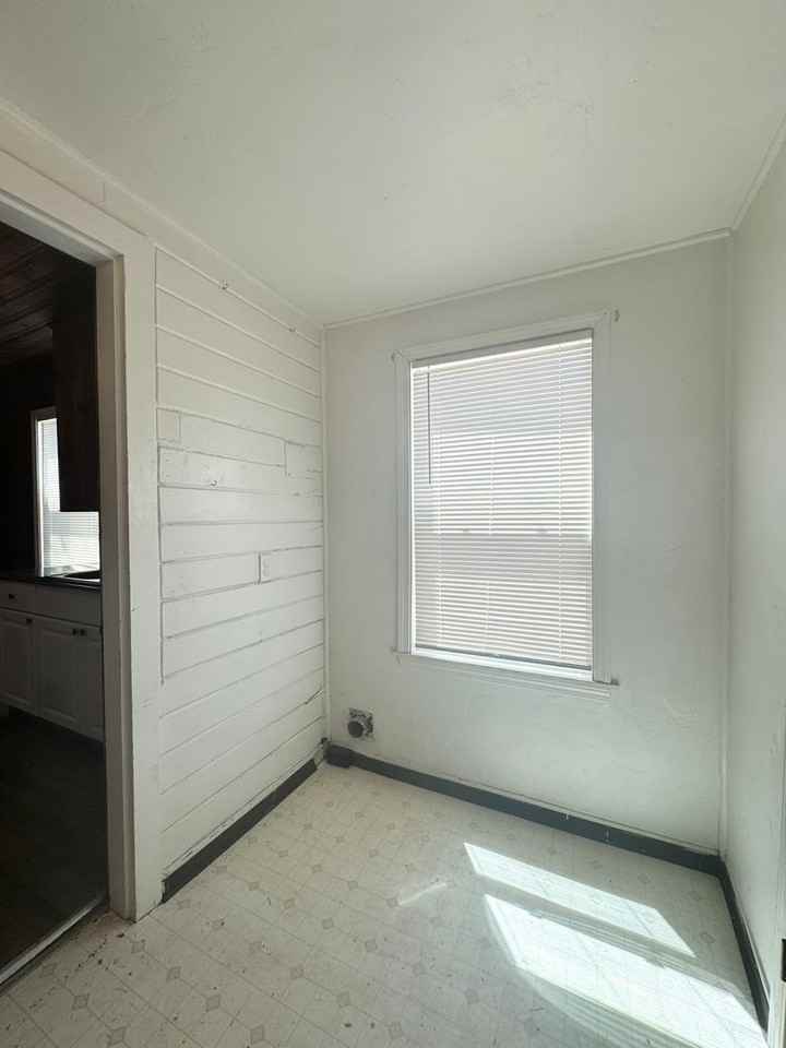 2116 East St - Photo 6 of 10