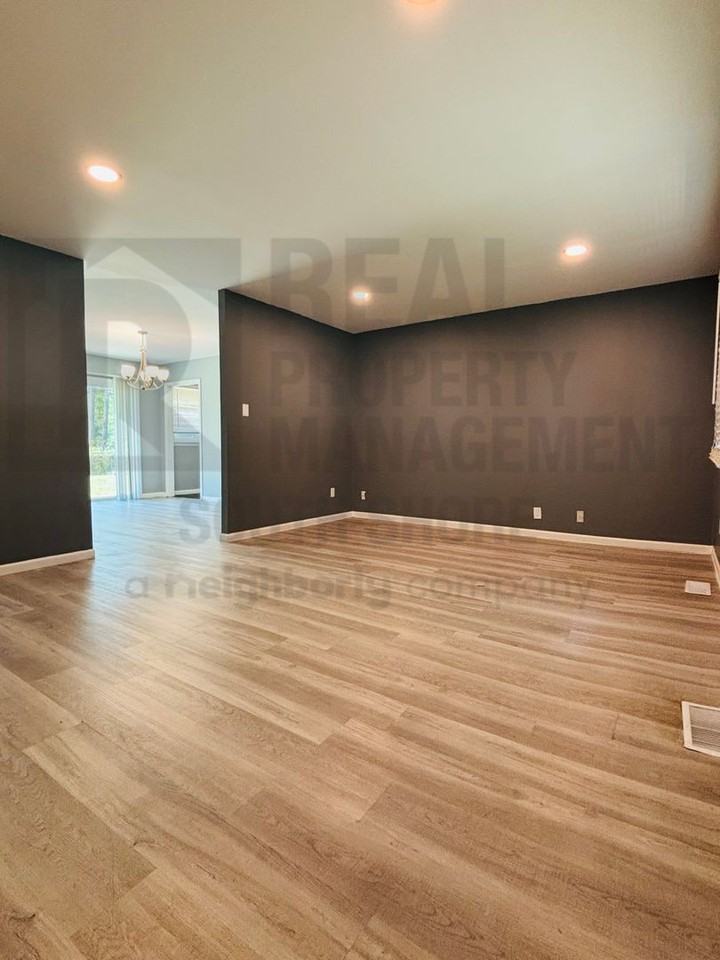 8018 Taney Pl - Photo 3 of 14