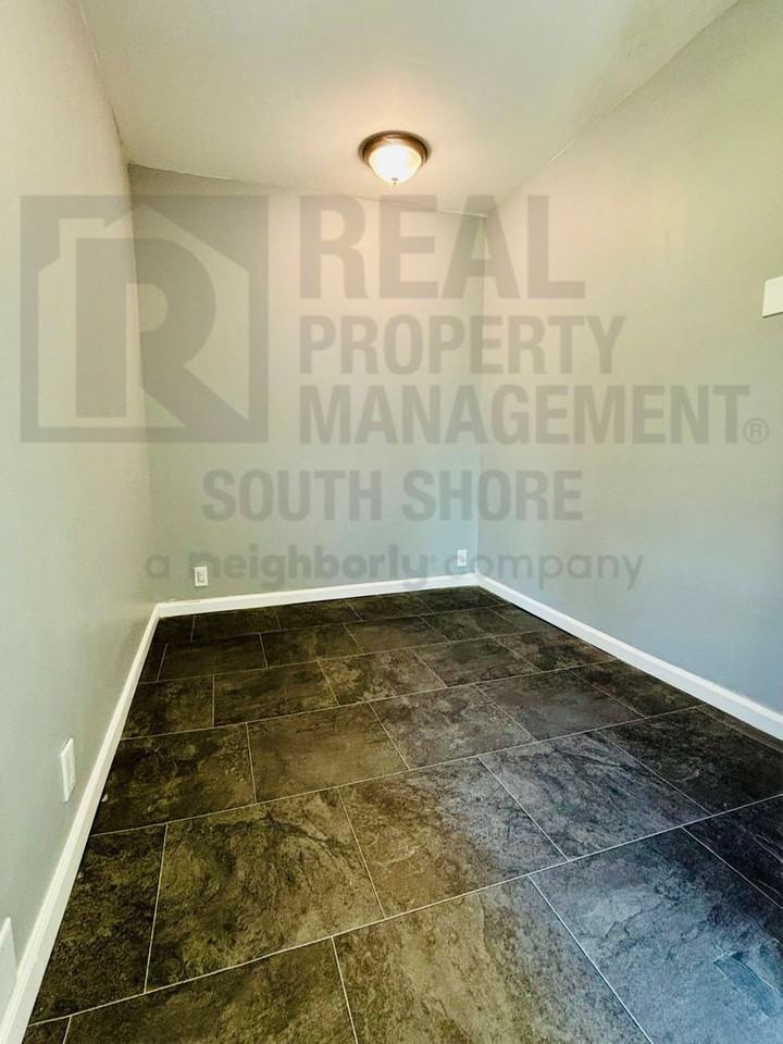 8018 Taney Pl - Photo 5 of 14