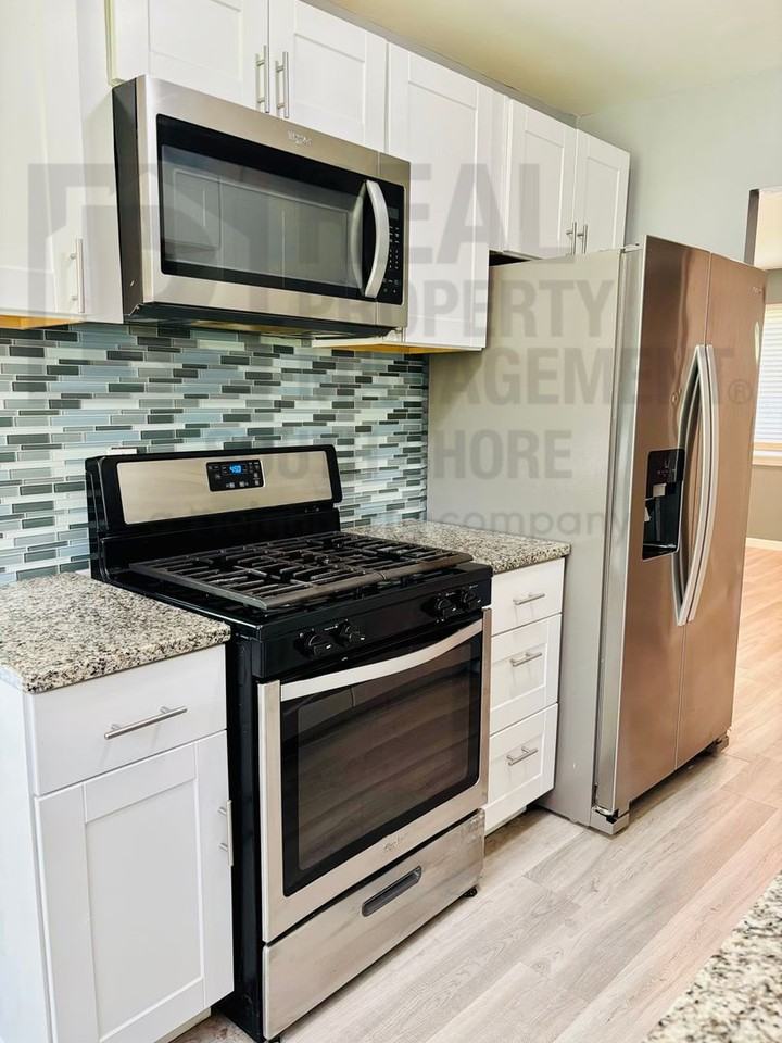 8018 Taney Pl - Photo 6 of 14