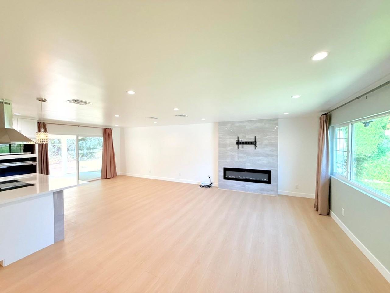 10839 Fellows Avenue - Photo 4 of 45