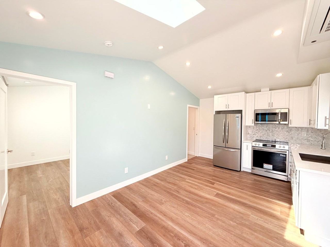 10837 Fellows Ave - Photo 3 of 15