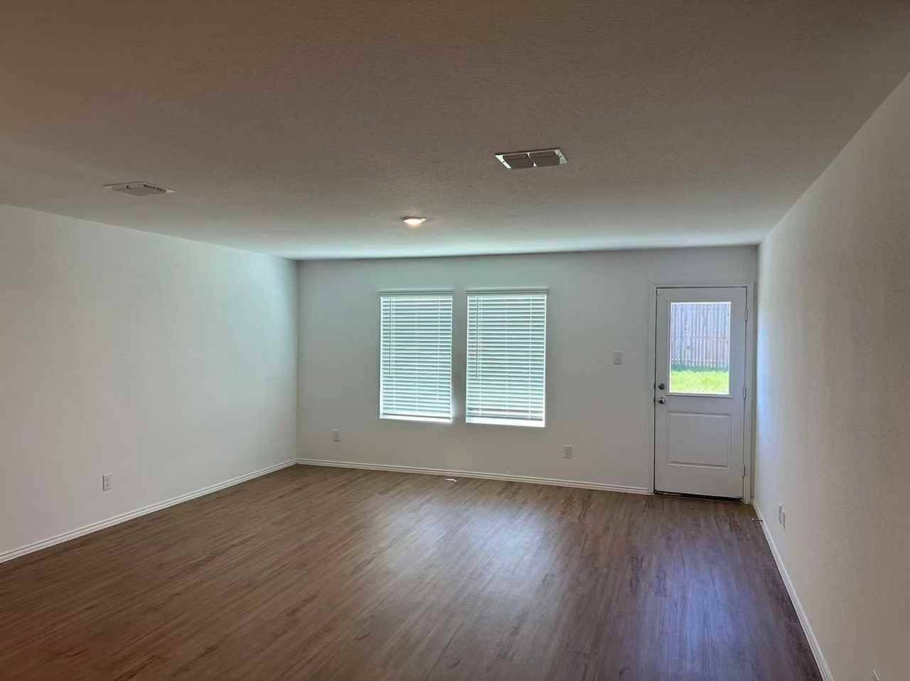 1132 Ashwood Dr - Photo 6 of 31