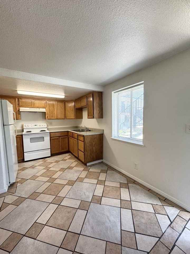 Sekhon Property - Photo 3 of 18