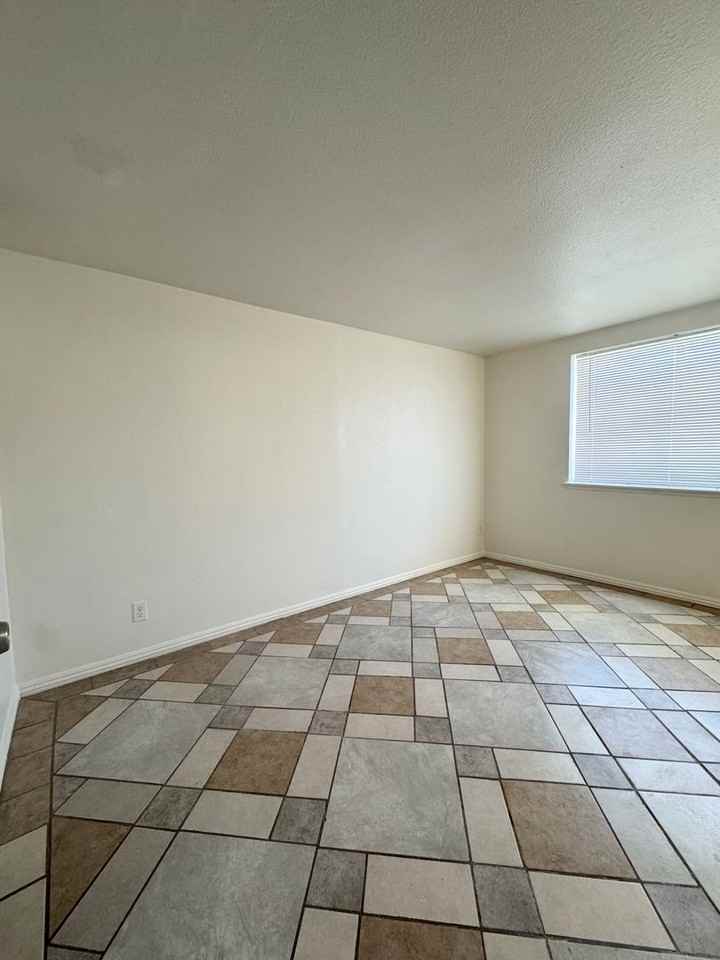 Sekhon Property - Photo 7 of 18