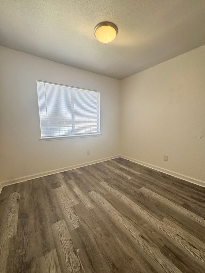 Sekhon Property - Photo 6 of 14