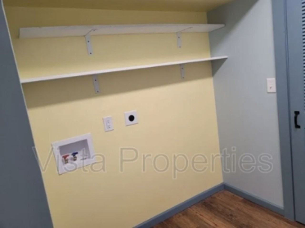 6503 Elmwood St - Photo 3 of 34