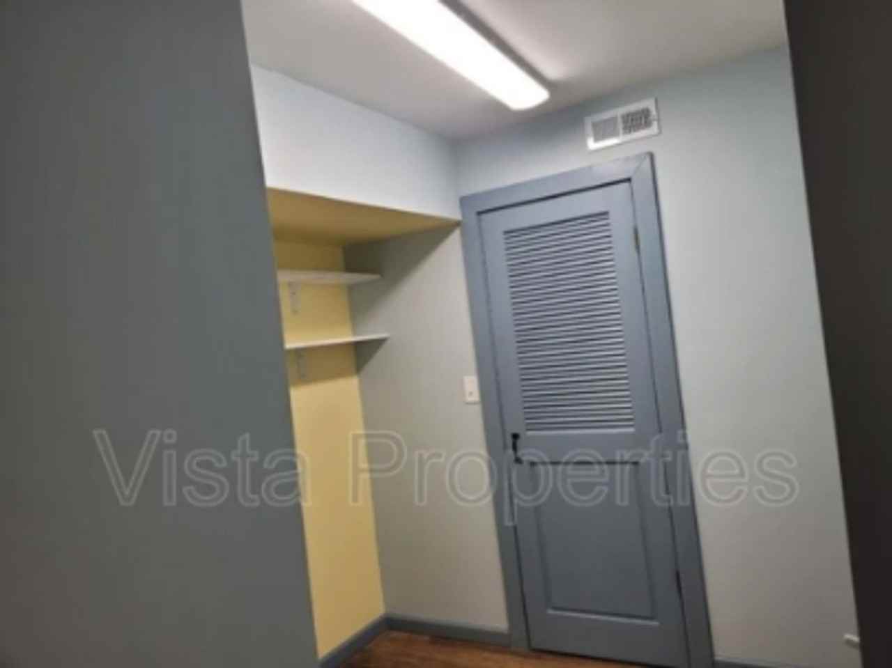 6503 Elmwood St - Photo 4 of 34
