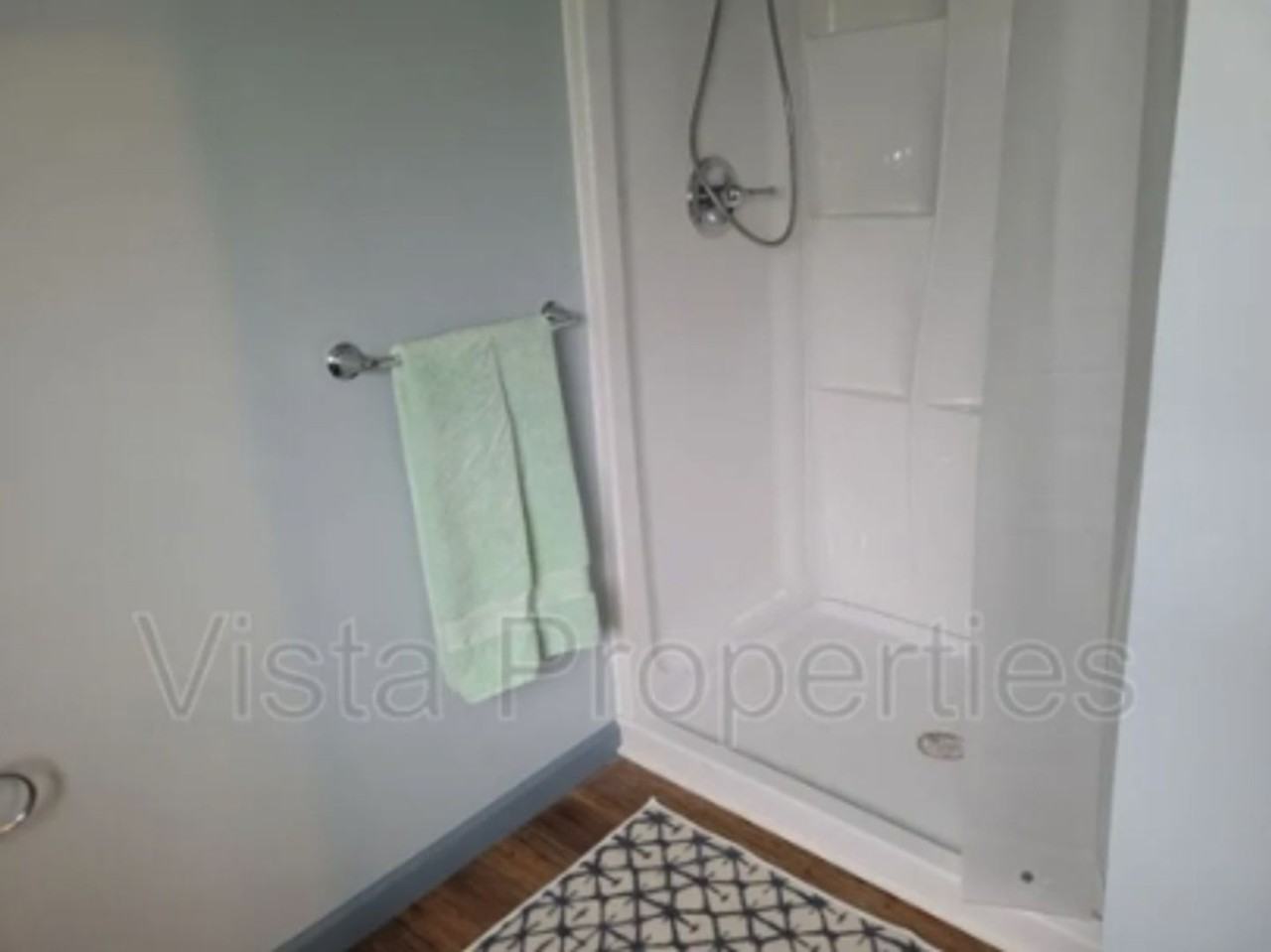 6503 Elmwood St - Photo 5 of 34