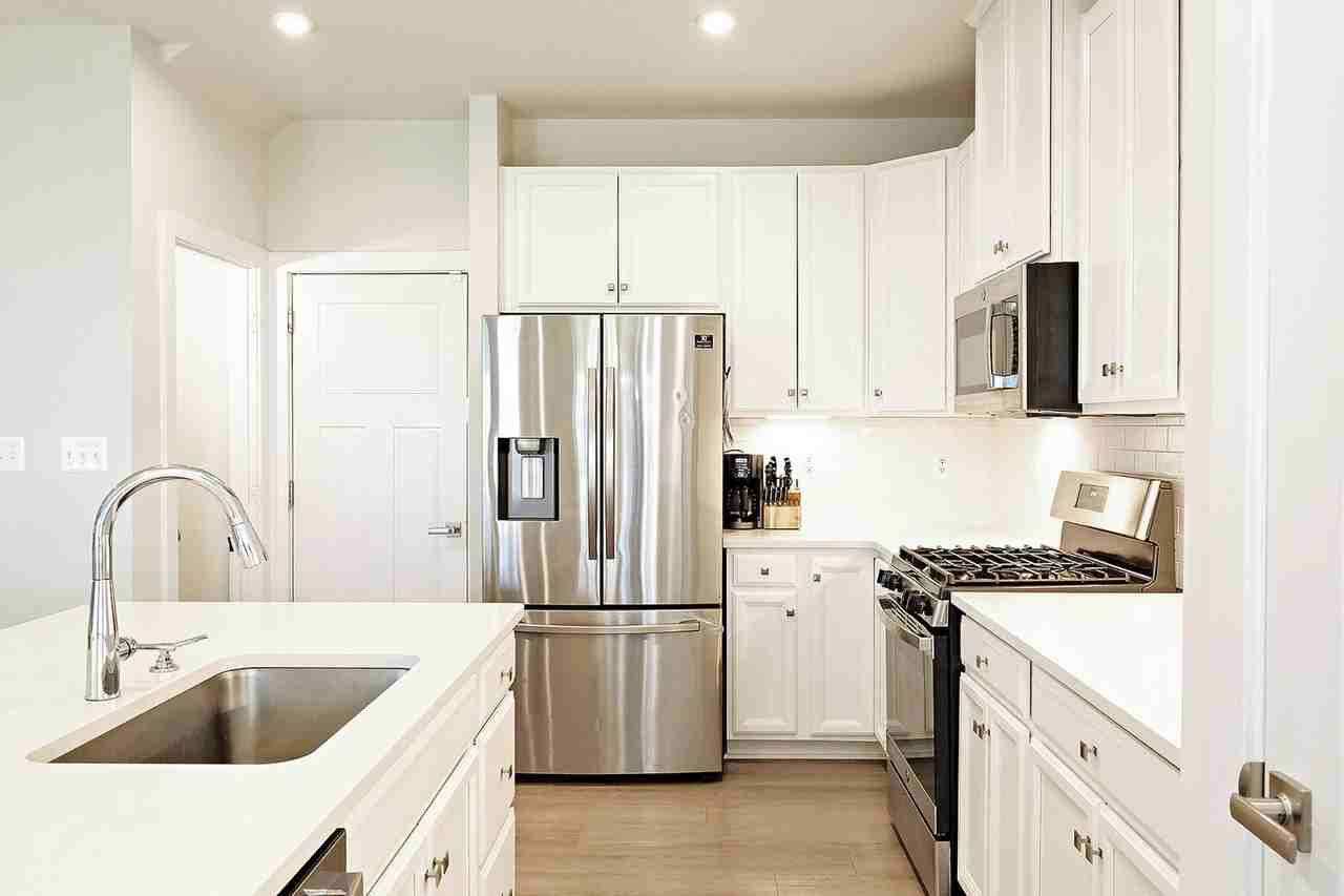 4304 Sunset Dr - Photo 6 of 23